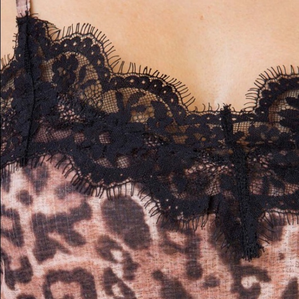 SOLD OUT Leopard Print Scallop Eyelash Lace Edge Cami Tank - Picture 5 of 5